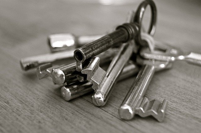 Trouble with old keys? let Locksmith Aurora to handle it for you